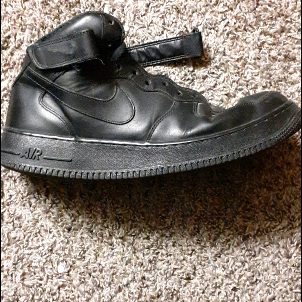 Black Nike Airforces